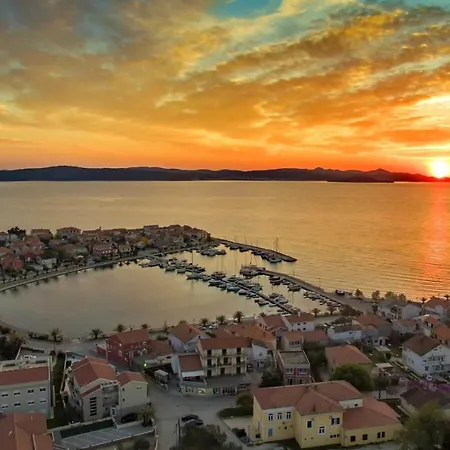 With Parking Space Bibinje, Zadar - 18056 Apartmán Bibinje