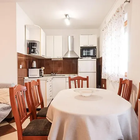 With Parking Space Bibinje, Zadar - 18056 Apartmán Bibinje